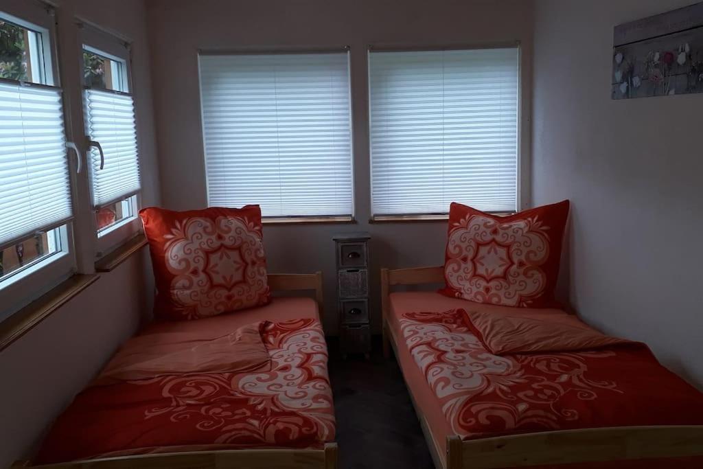Bungalow Bluehende Oase เซบนิทซ์ ภายนอก รูปภาพ